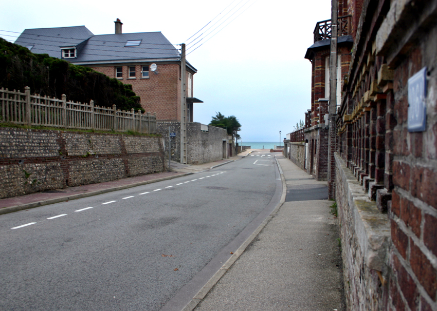 26 LPD Oct 2010 Rue vers la Mer LR.jpg